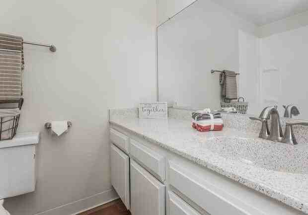 400 N Chapel Ave - Photo 3 of 30