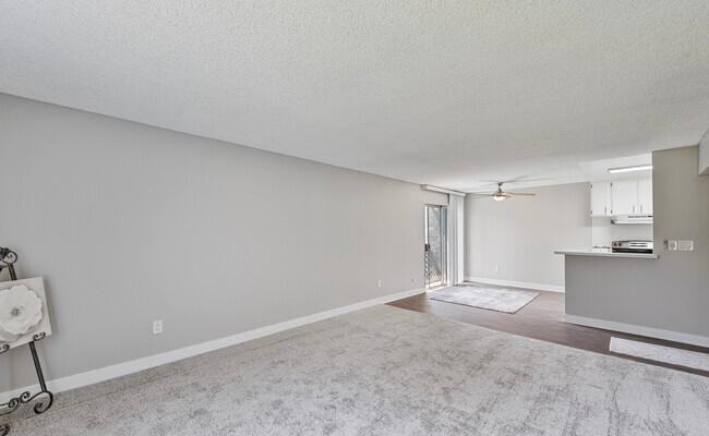 400 N Chapel Ave - Photo 6 of 30