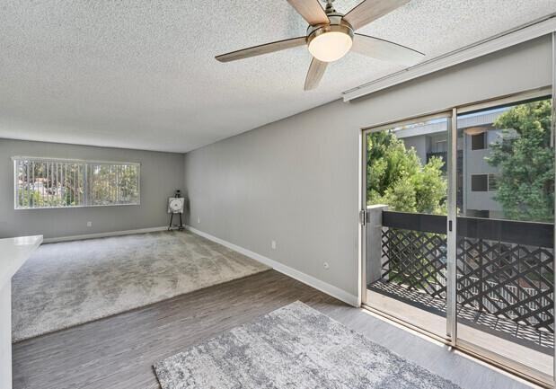 400 N Chapel Ave - Photo 2 of 30