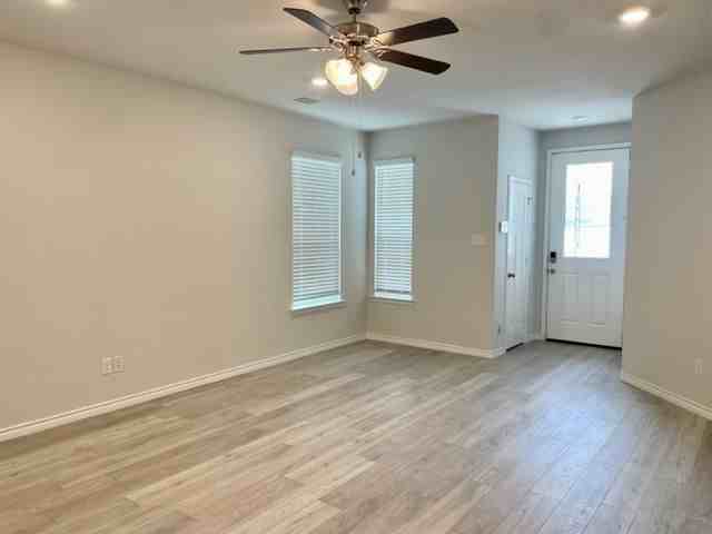 1051 Toledo Bend Dr - Photo 3 of 23