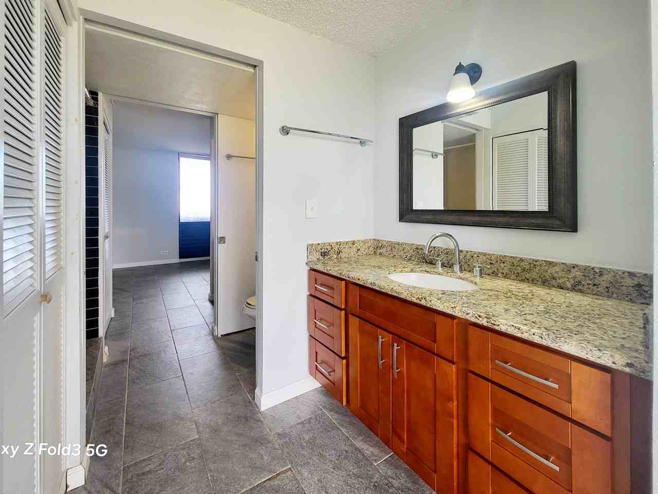 320 Liliuokalani Ave #1504 - Photo 4 of 25
