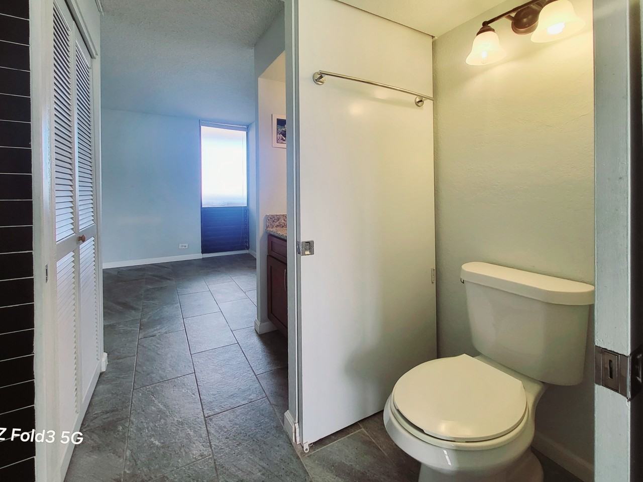 320 Liliuokalani Ave #1504 - Photo 2 of 25