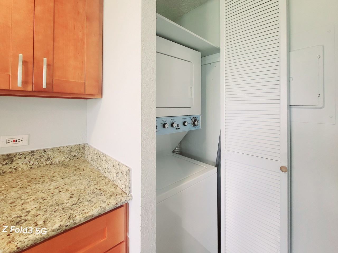 320 Liliuokalani Ave #1504 - Photo 2 of 25