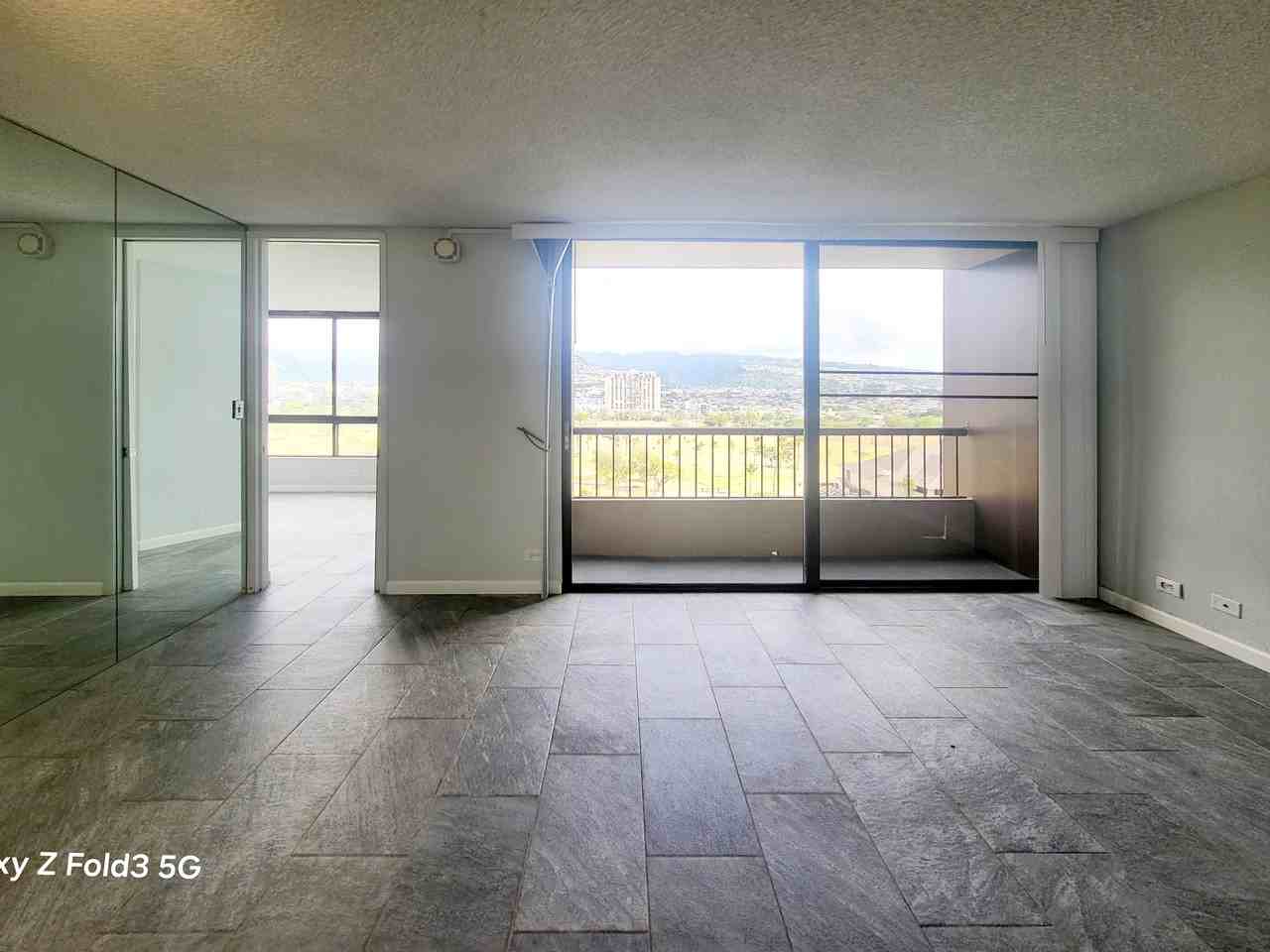 320 Liliuokalani Ave #1504 - Photo 3 of 25