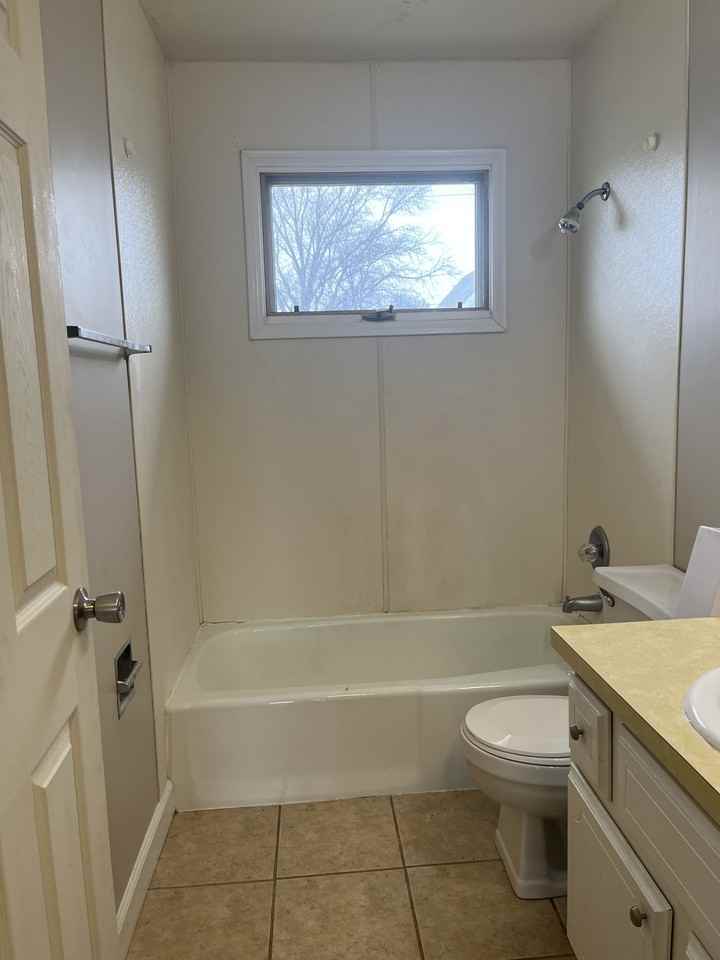 2636 N Clark St - Photo 2 of 11