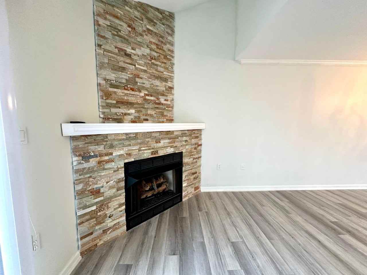 14051 Queens Harbor Rd #1 - Photo 5 of 50