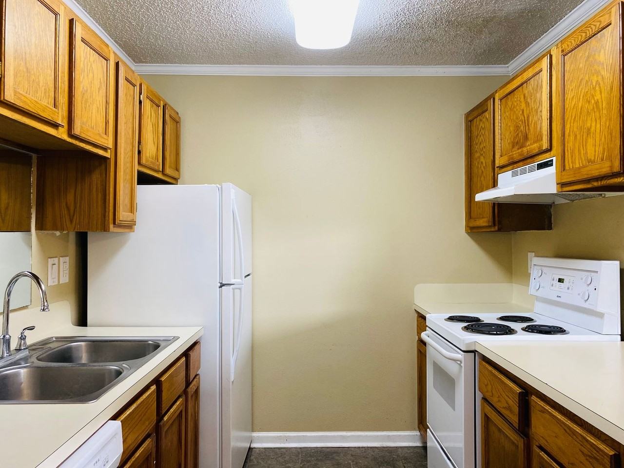 Sharlo Condominiums - AMH LLC - Photo 4 of 14