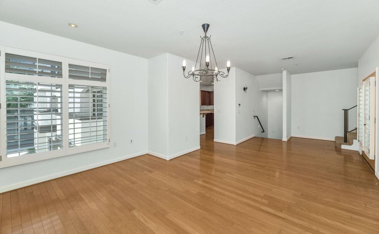 229 W Portland St - Photo 7 of 26