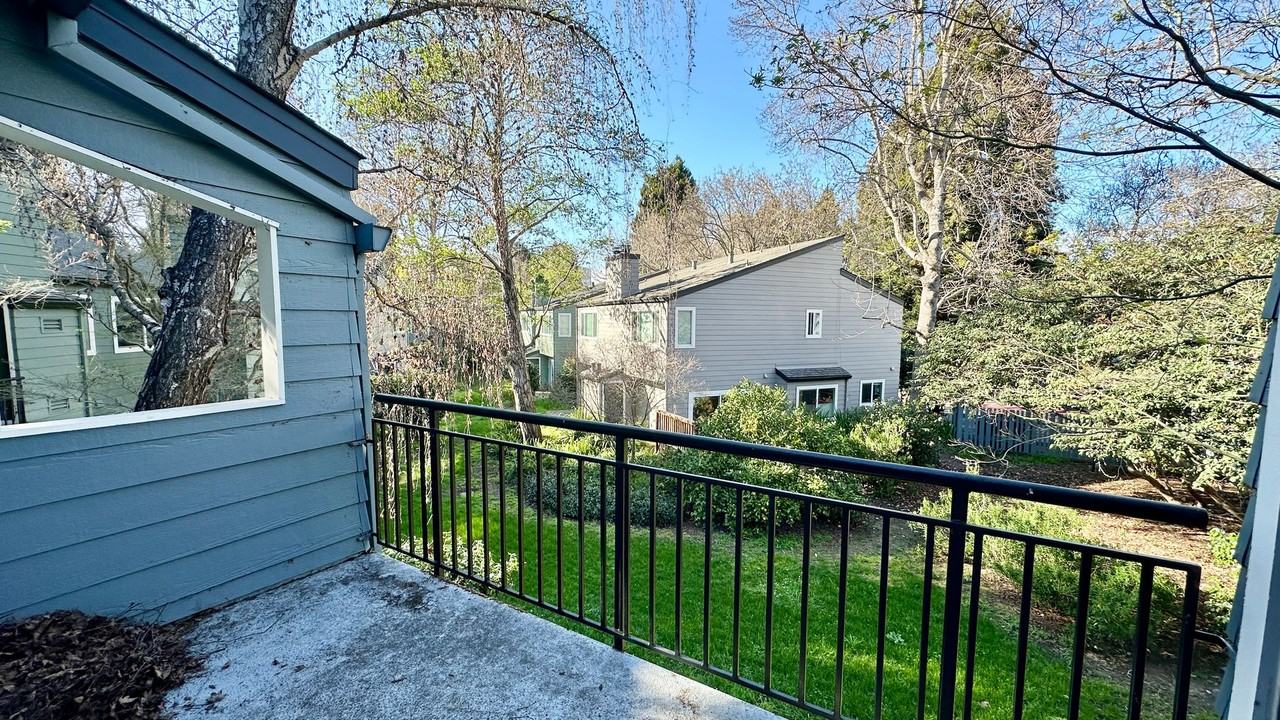 40 Emery Bay Dr - Photo 2 of 13