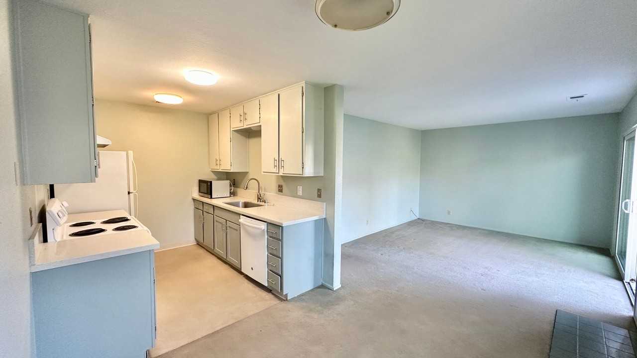 40 Emery Bay Dr - Photo 4 of 13