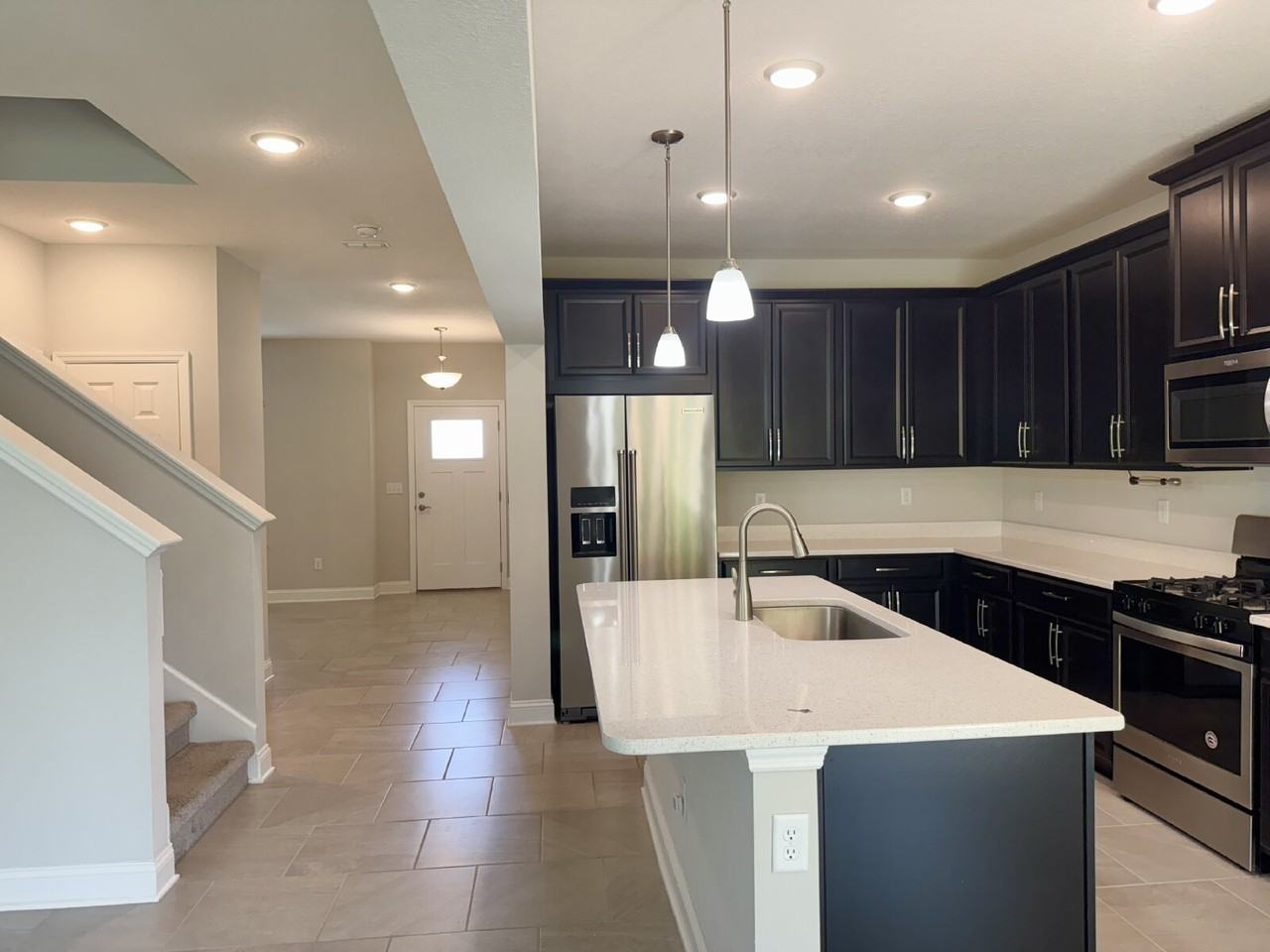 13870 Harlowton Ave - Photo 6 of 47