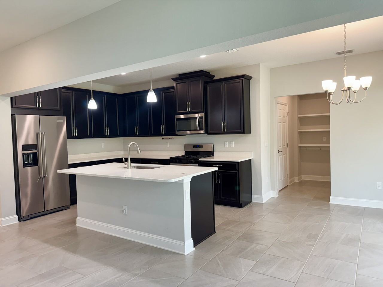 13870 Harlowton Ave - Photo 7 of 47