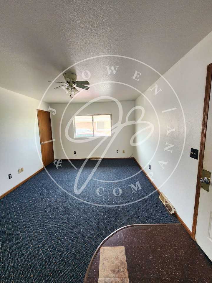 3218 E Manhattan Blvd #1 - Photo 2 of 9