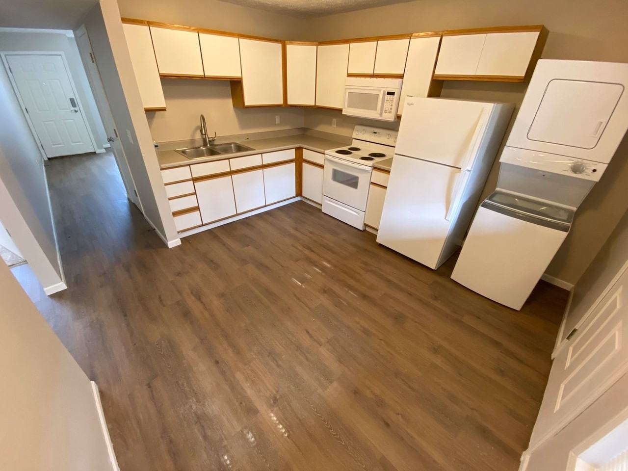 1016 Holloway St - Photo 4 of 14