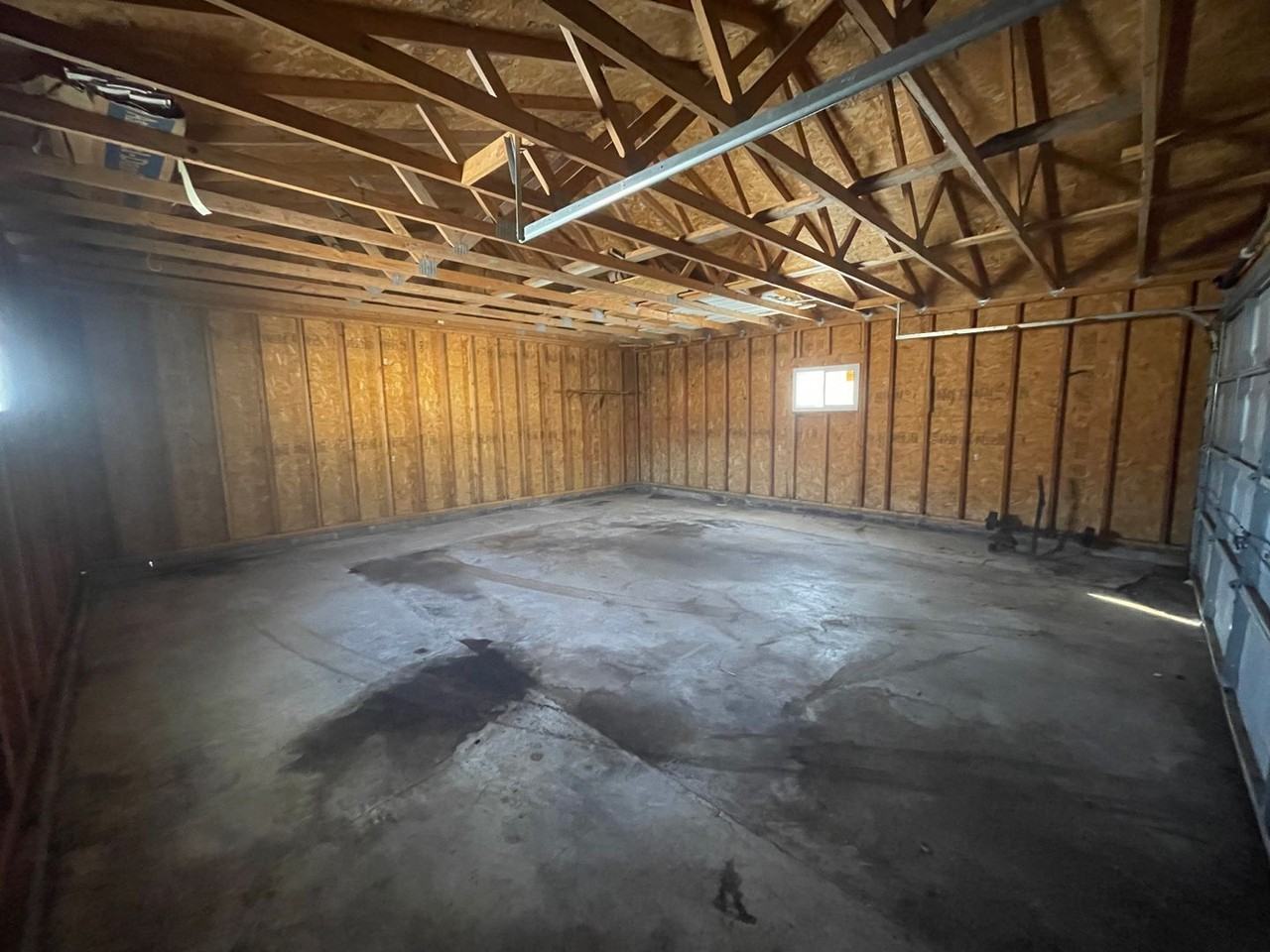 620 Lakeside St - Photo 4 of 30