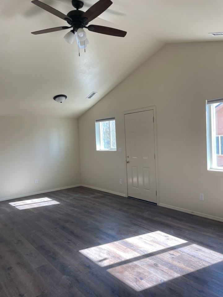 1802 E 2nd Ave - Photo 5 of 16