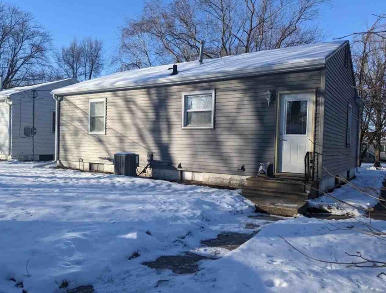 626 Anthony St - Photo 3 of 31