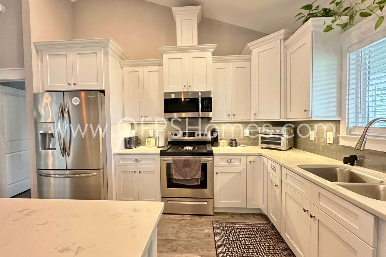 8738 El Paseo St - Photo 6 of 26