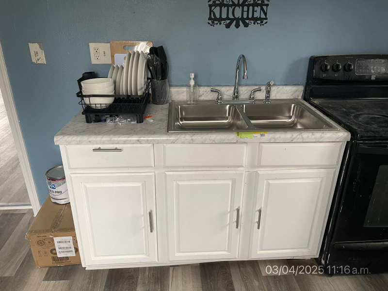 800 Robinwood St - Photo 4 of 5