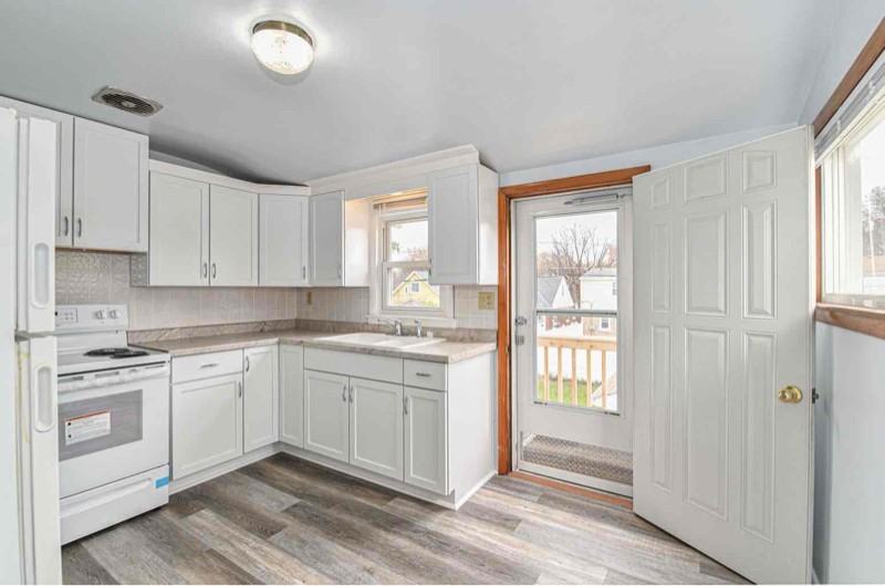 154A N 79th St - Photo 2 of 9