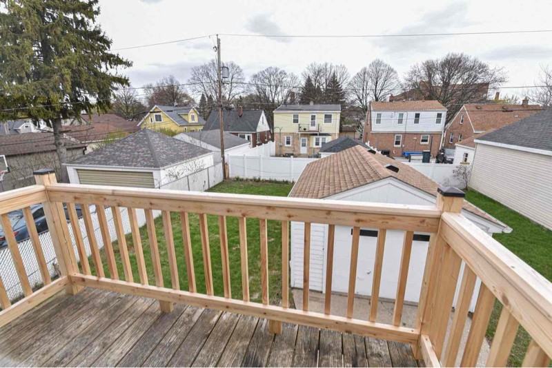 154A N 79th St - Photo 3 of 9