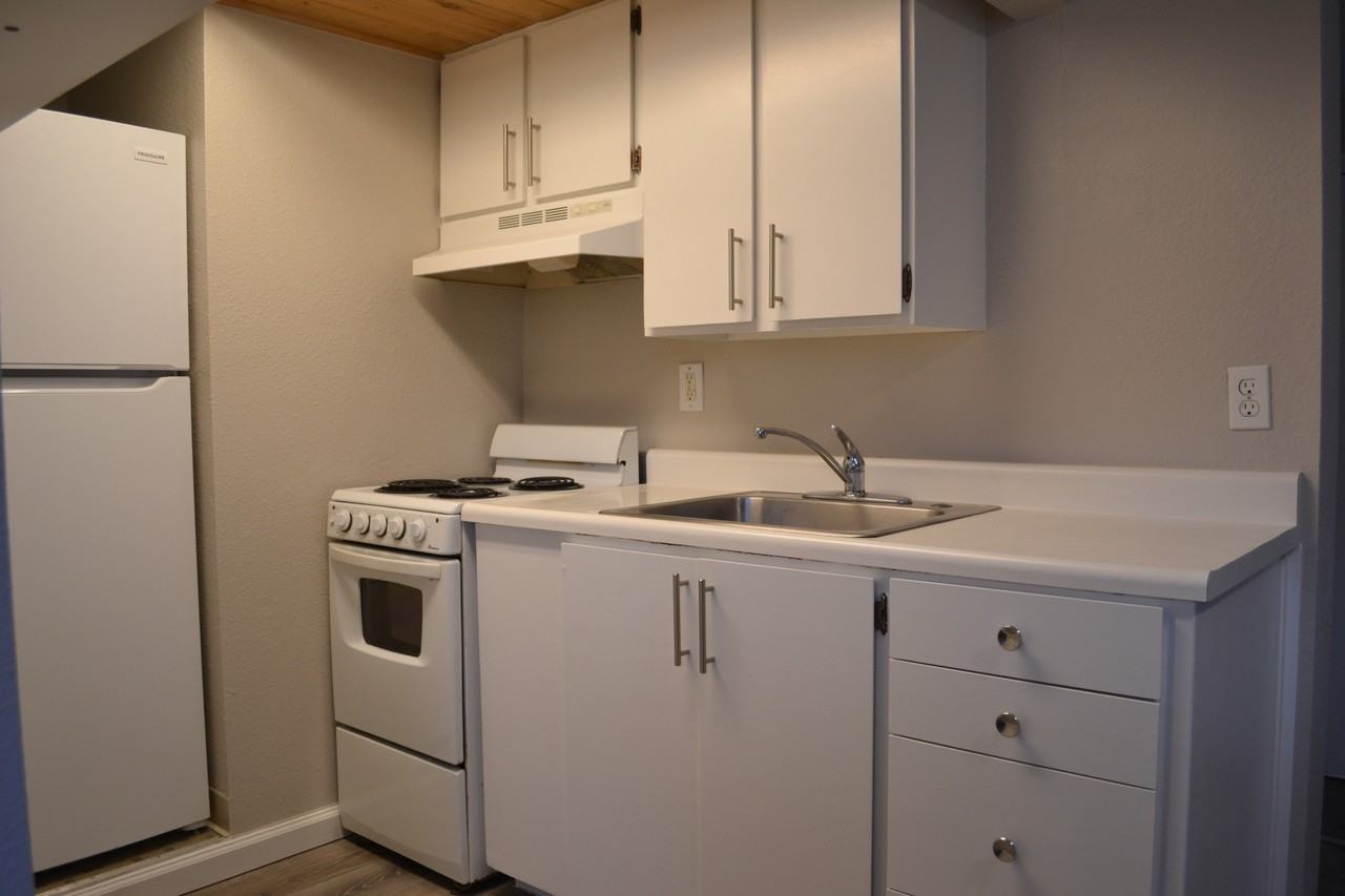 Anchor Ave - Photo 2 of 19
