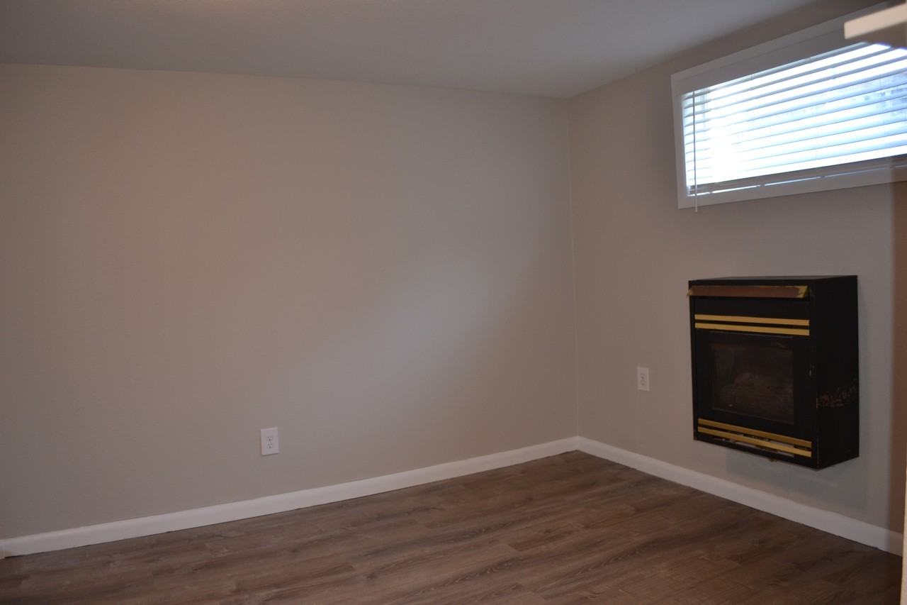 Anchor Ave - Photo 3 of 19