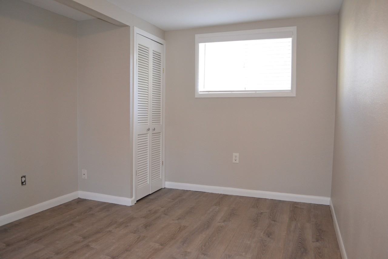 Anchor Ave - Photo 5 of 19