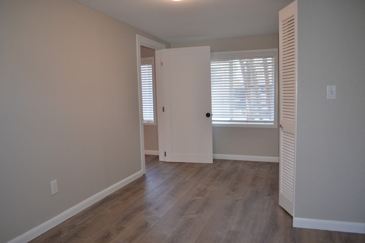 Anchor Ave - Photo 6 of 19