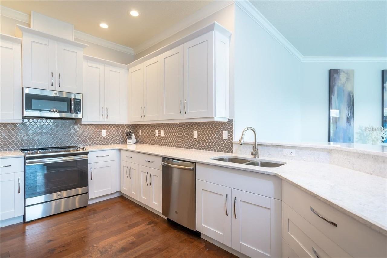 3450 77th St W #303 - Photo 5 of 37