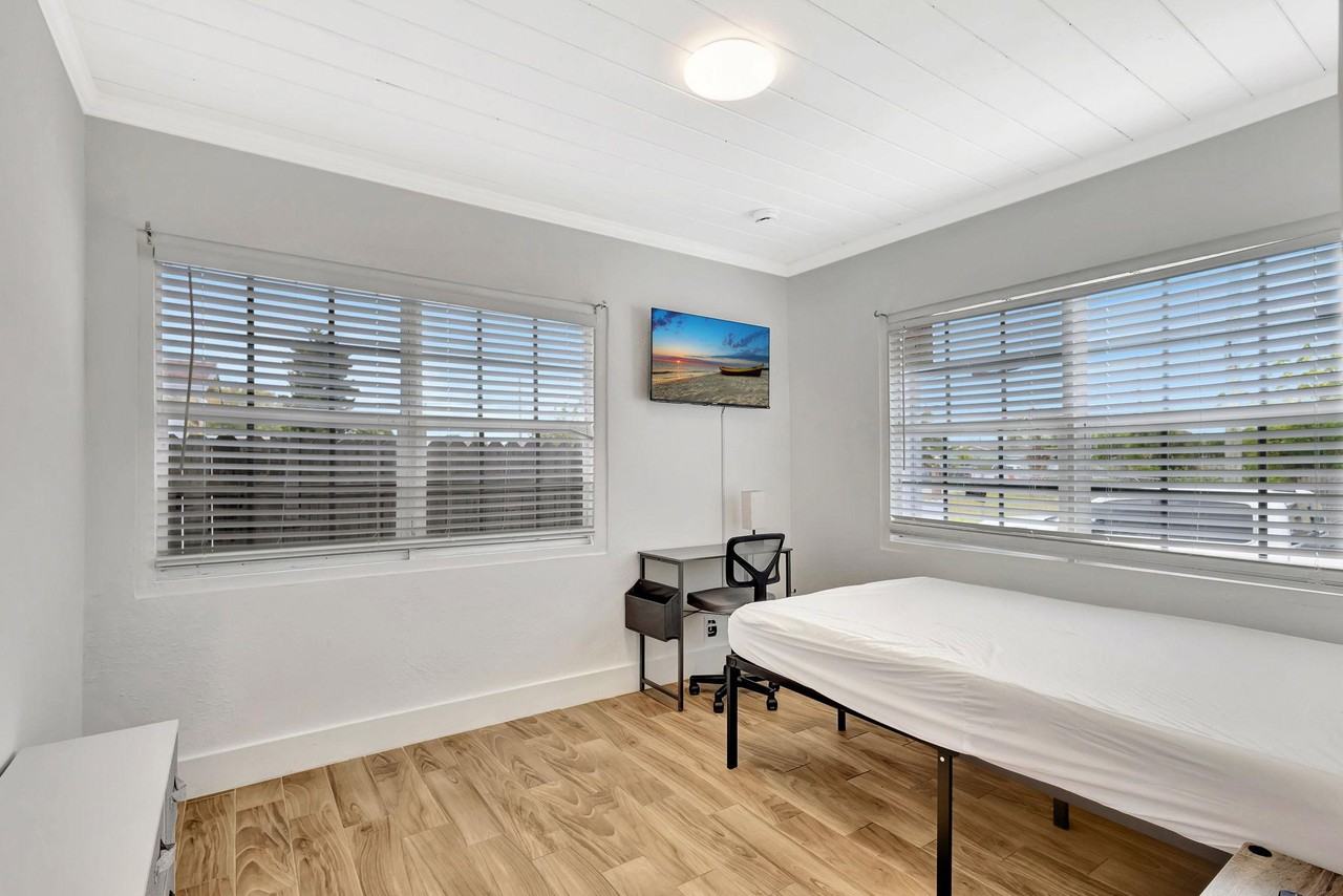 W 30th St - Photo 2 of 19