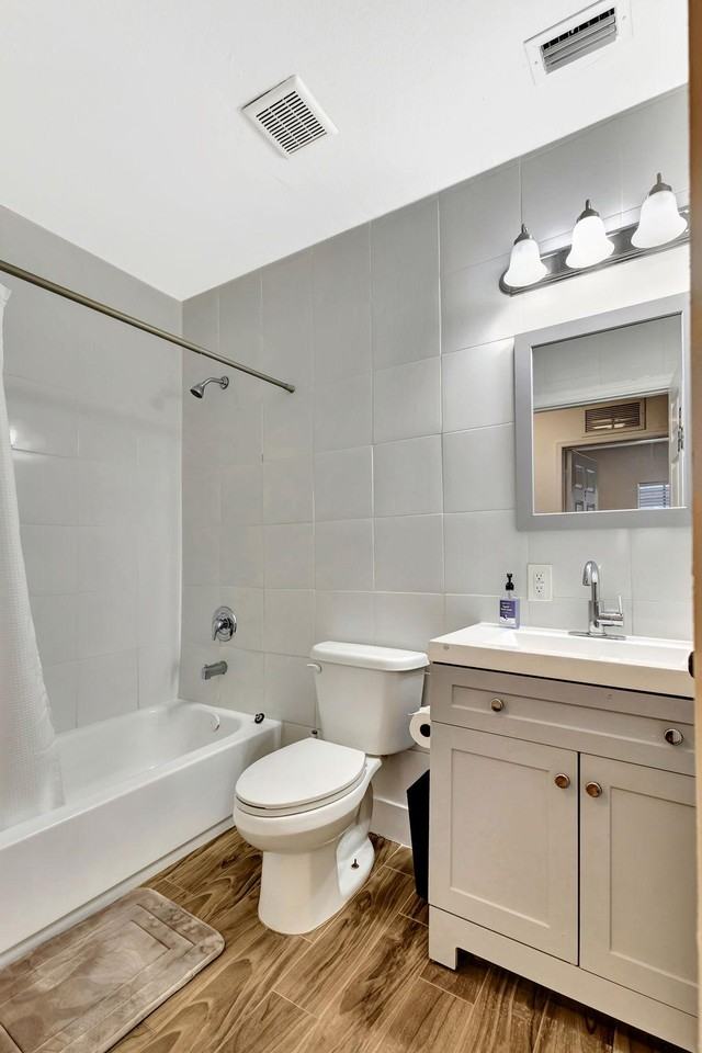 W 30th St - Photo 4 of 19