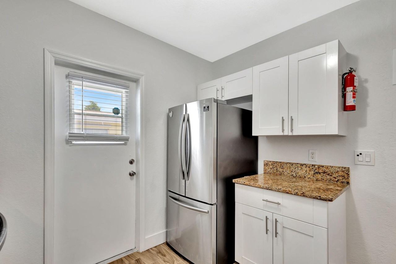 W 30th St - Photo 6 of 19