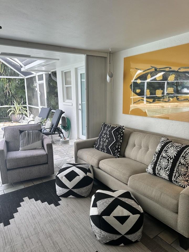 1080 Walnut Ter - Photo 7 of 33