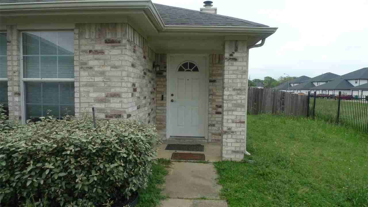 19302 Rum River Ct - Photo 6 of 6