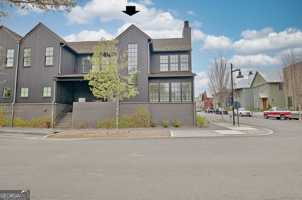 featured image of 235 2nd St