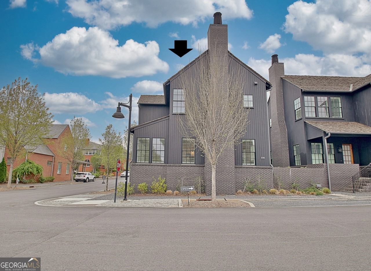 235 2nd St - Photo 3 of 50