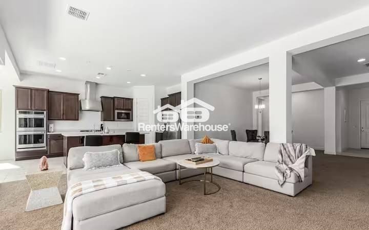 8615 W Solano Dr - Photo 3 of 32