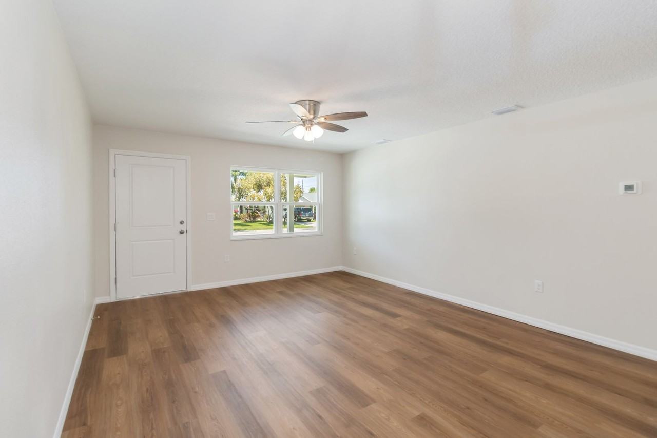 217 Montana Ave - Photo 5 of 30