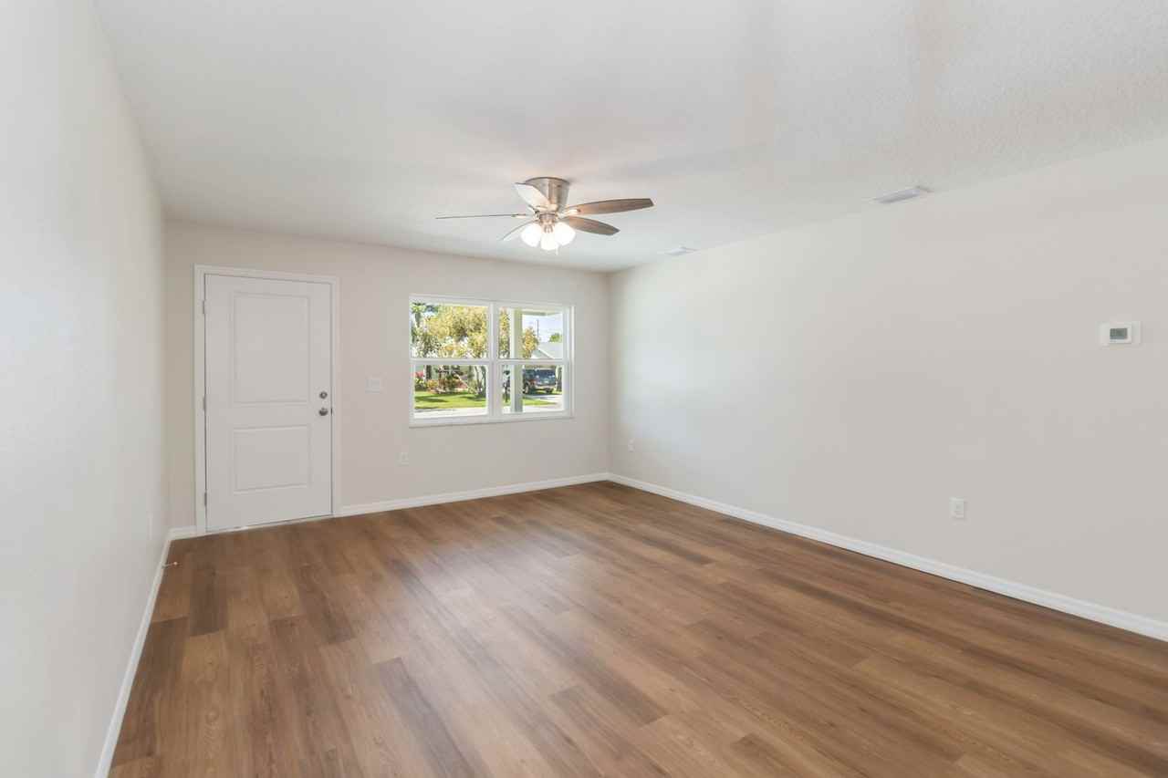 217 Montana Ave - Photo 6 of 30