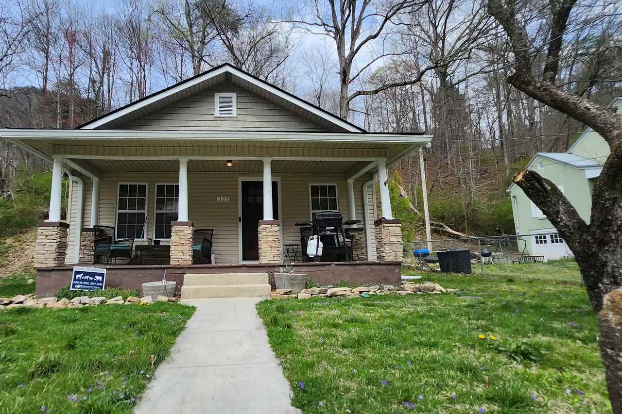 322 Colwyn Ave - Photo 2 of 9