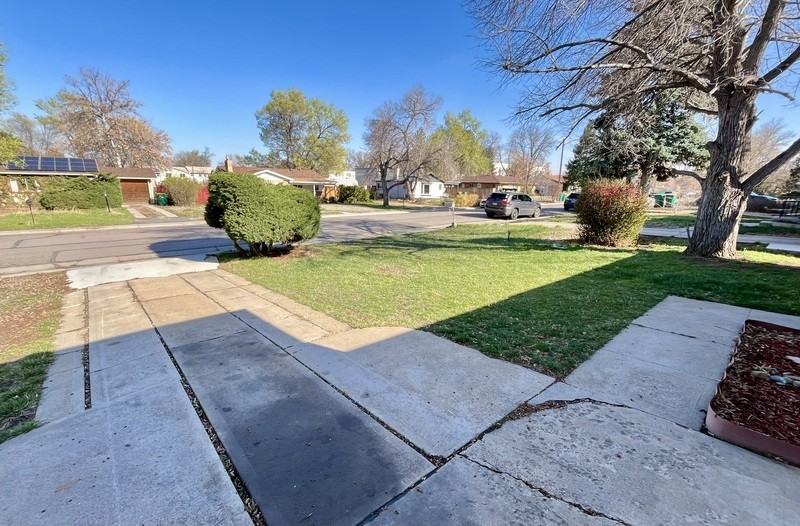 1385 Otis St - Photo 4 of 31