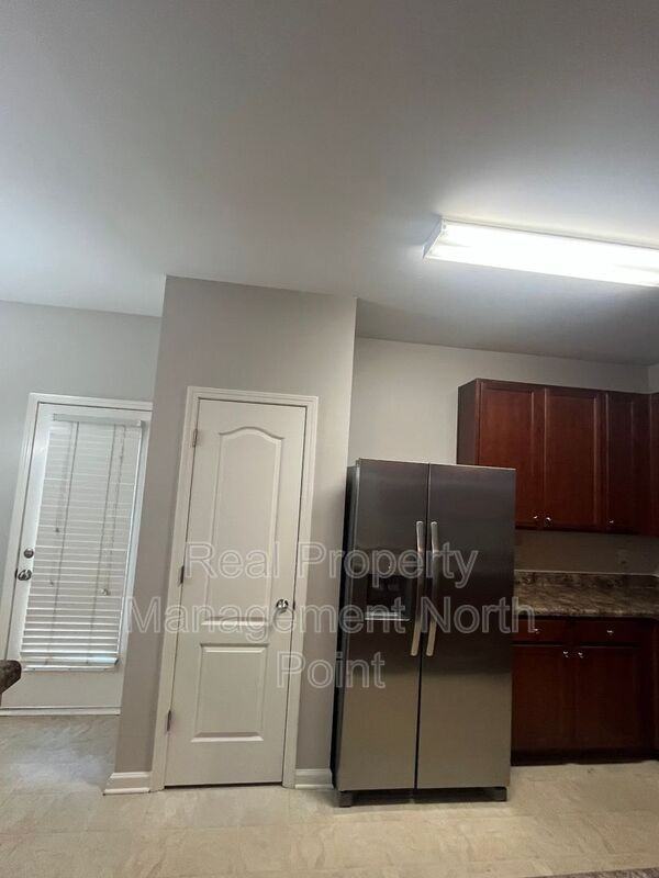 884 Lobdale Falls Dr - Photo 5 of 29