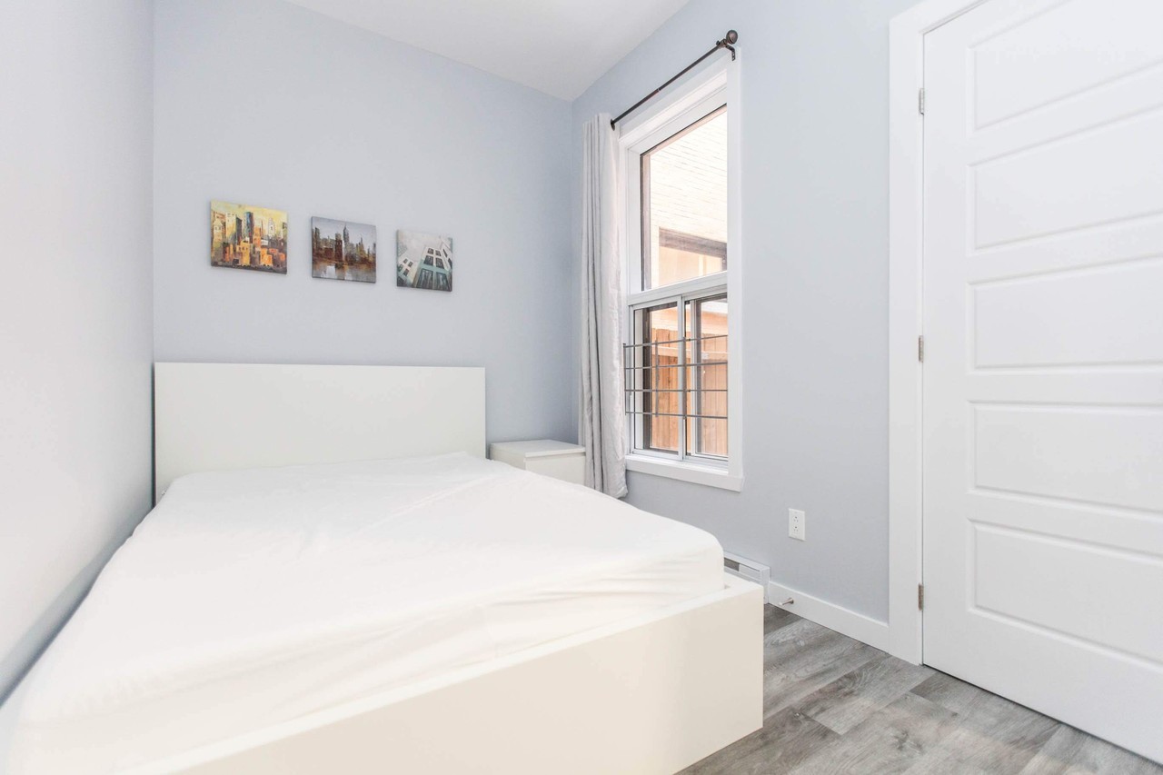 3448 Avenue Coloniale - Photo 3 of 25