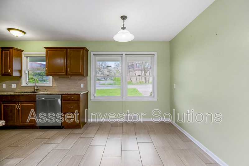 8400 State Line Rd - Photo 7 of 36