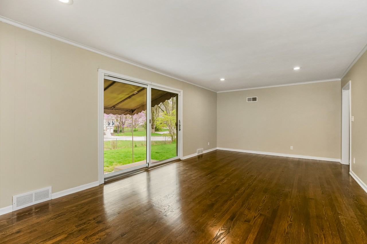 8400 State Line Rd - Photo 6 of 36