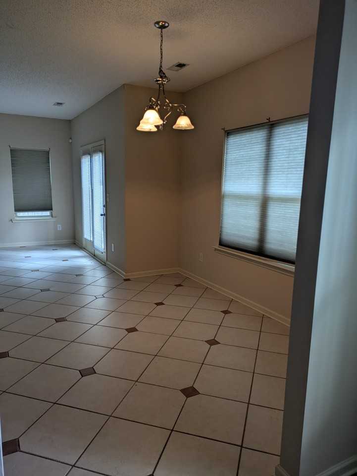 108 Blue Spruce Dr - Photo 7 of 42