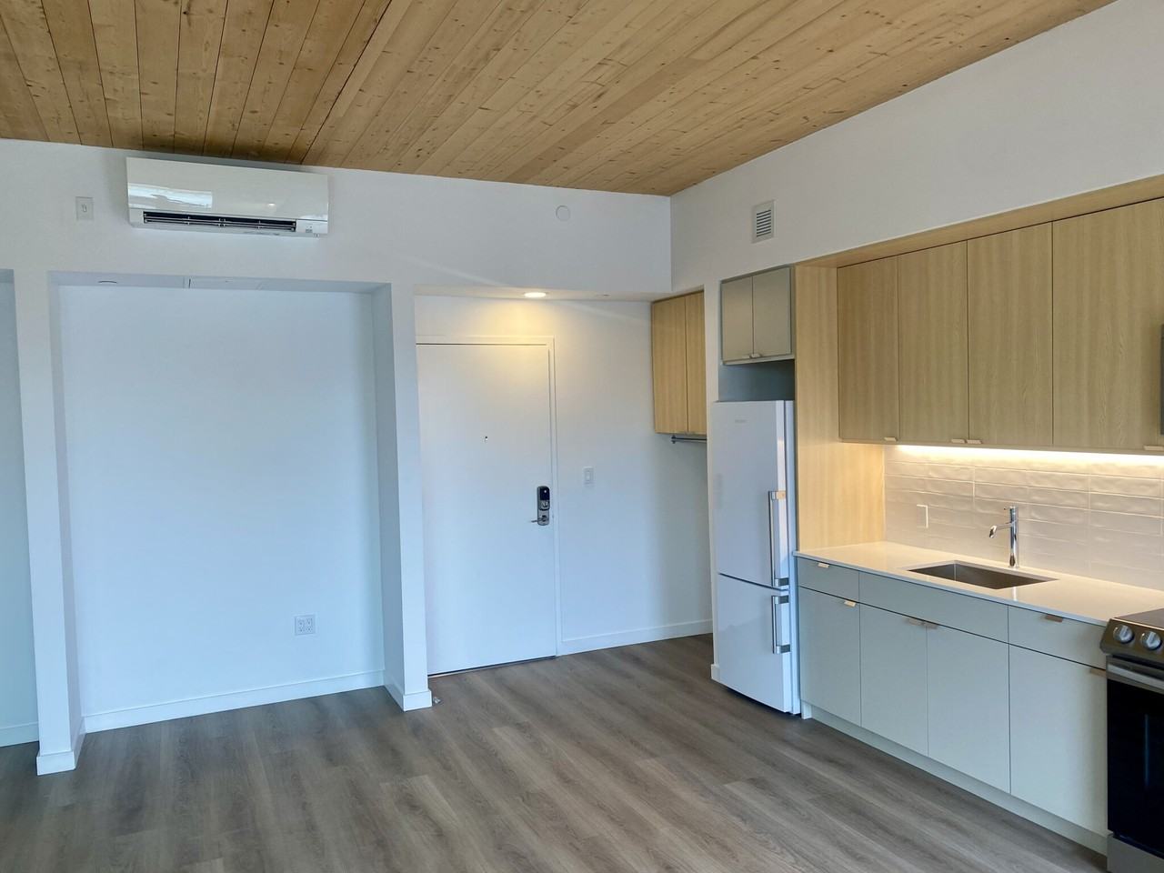 154 Broadway #502 - Photo 5 of 36