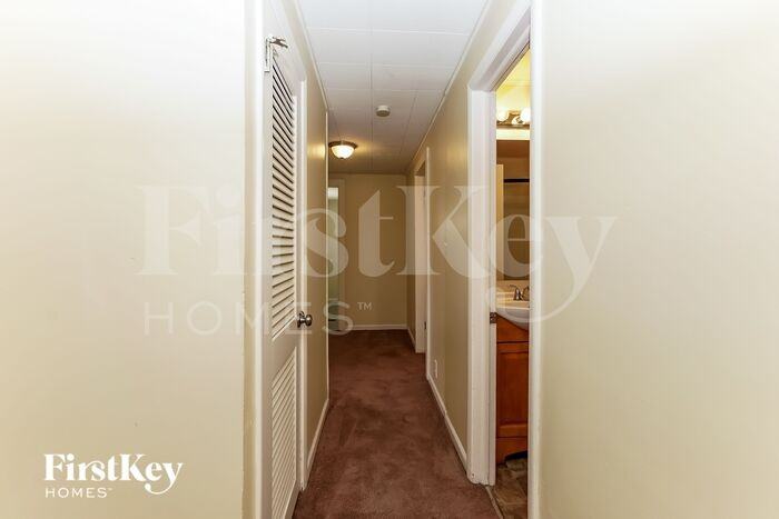 1205 Wilcox St - Photo 3 of 15