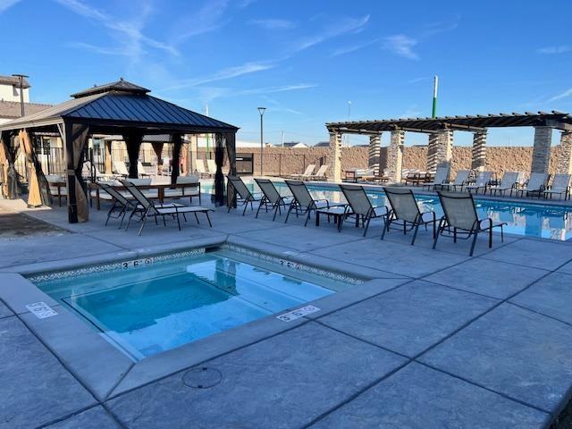 136 E. Shannon Parkway - Photo 2 of 2